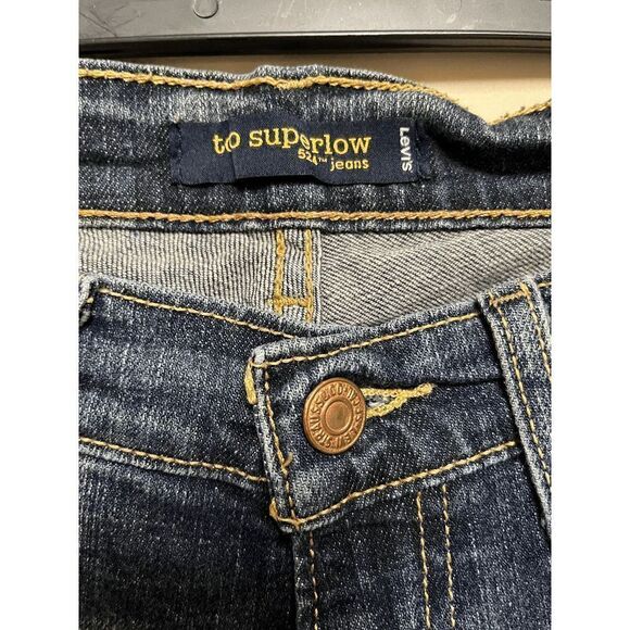 Levi's 524 Womens Superlow Distressed Skinny Jeans Light Wash Sz 5 New with Tag - Picture 5 of 16